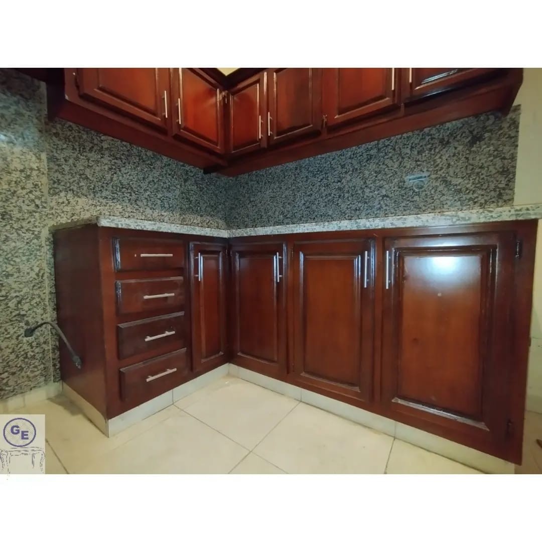 cocina - Cocina en madera y tope de granito natural  4