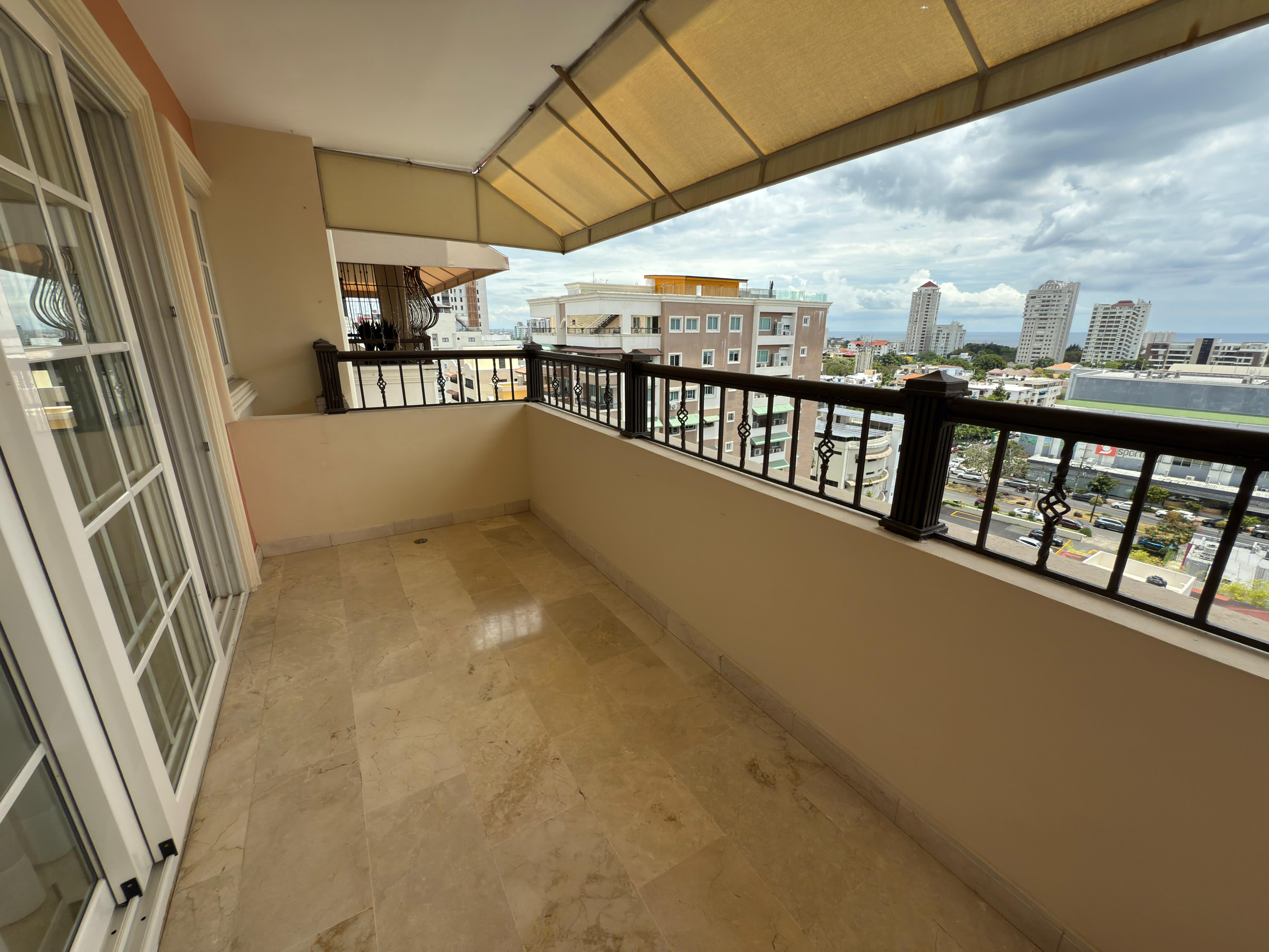 apartamentos - 🔥 ¡Penthouse de Lujo en Venta! 🔥 📍 Calle Eduard 5