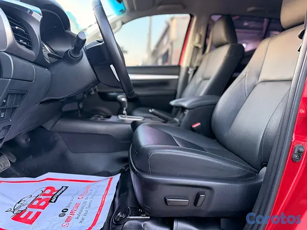 jeepetas y camionetas - Toyota Hilux SRV 2023 4