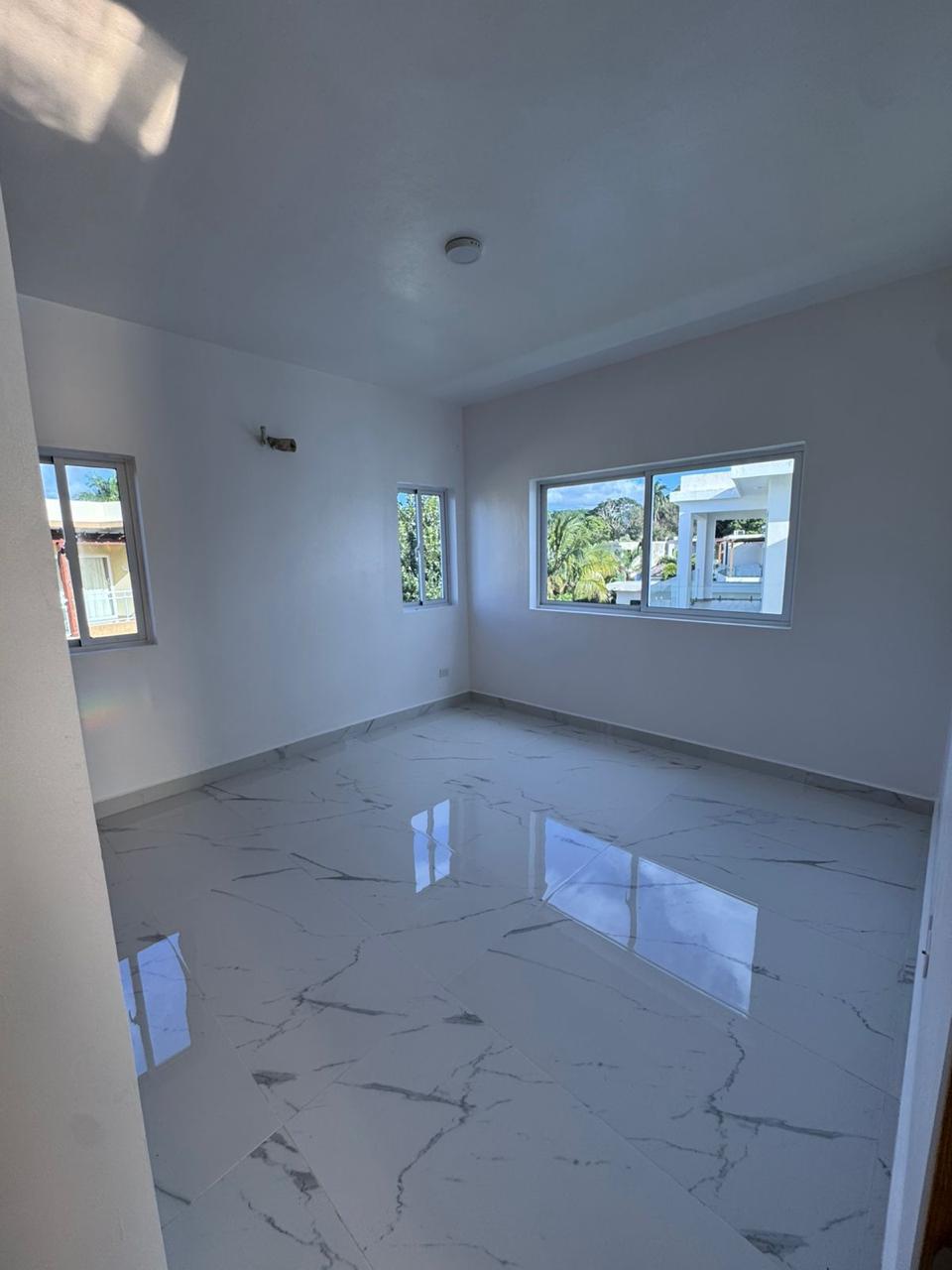 casas -  Casa de 2 Niveles en Venta – Residencial  7