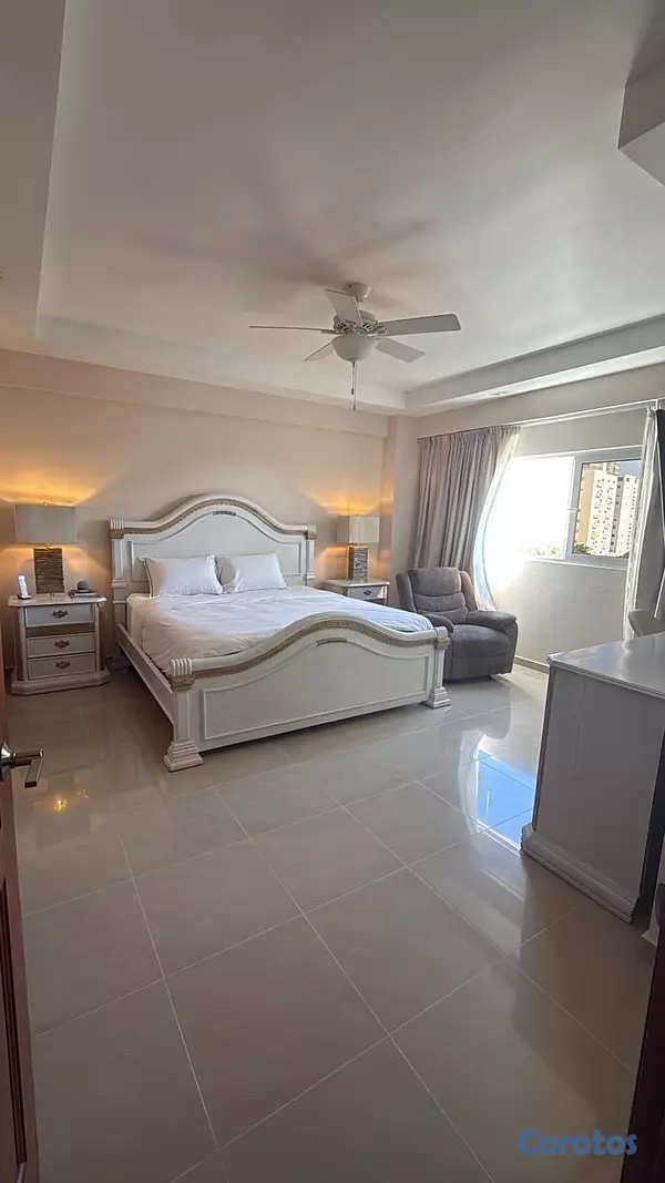 apartamentos - vendo los cacicazgos piso 5 con o sin muebles tres habitaciones dos parqueos  7