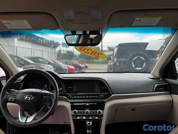 carros - Hyundai Elantra 2020  7