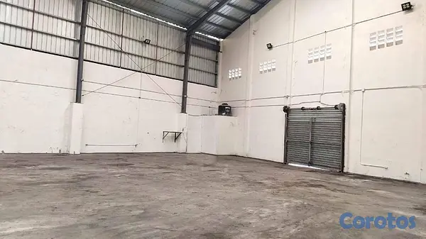 oficinas y locales comerciales - Nave Industrial 700 m2 Triple Altura en Pantoja 5