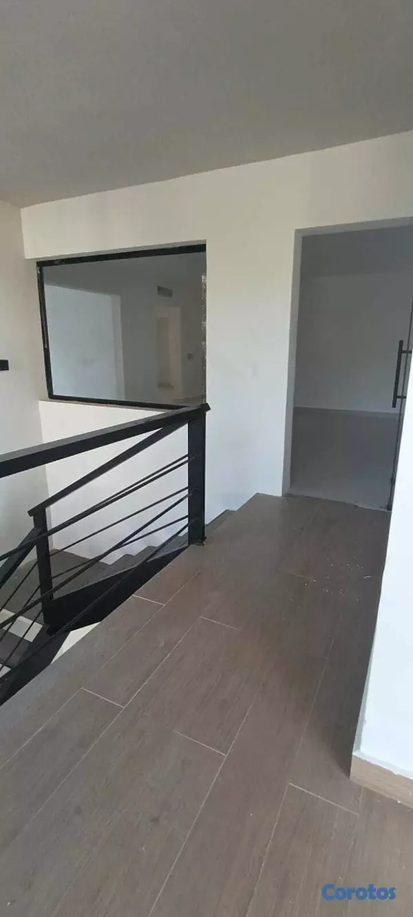 oficinas y locales comerciales - La Julia Local de 122mts en Primer nivel 4 parqueo 3