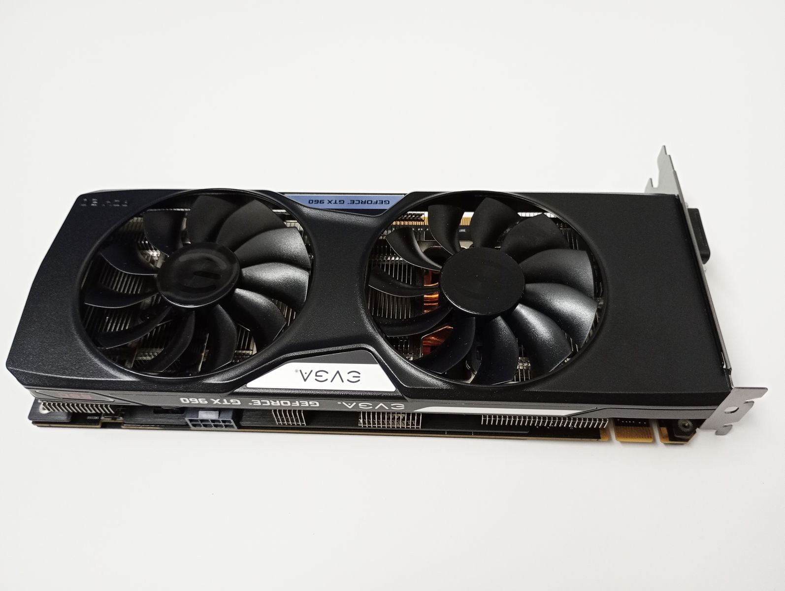 computadoras y laptops - Tarjeta de video EVGA GeForce GTX 960 4GB SSC 5