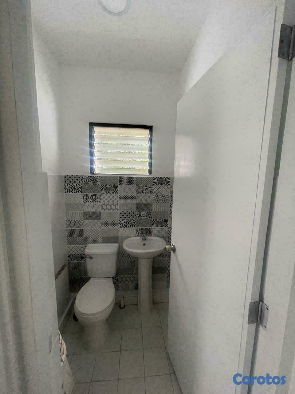 oficinas y locales comerciales - Local comercial en alquiler en Gazcue  7