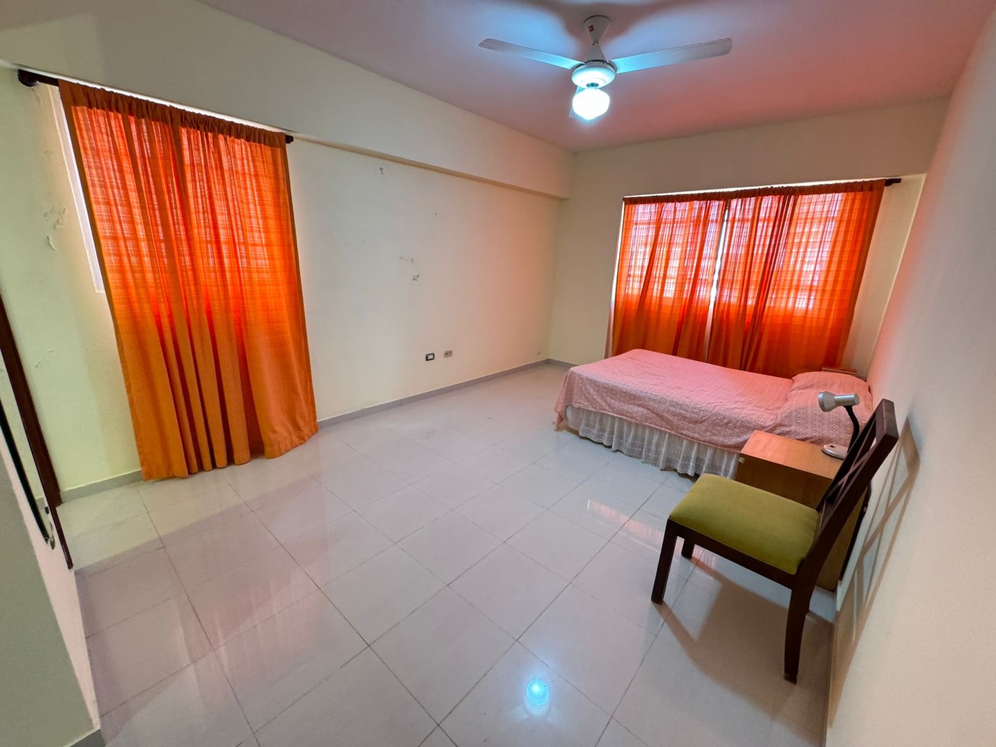 apartamentos - Apartamento en Venta 
LA ESPERILLA 
USD 240,000.00
Mantenimiento: RD$7,500.00

C 1