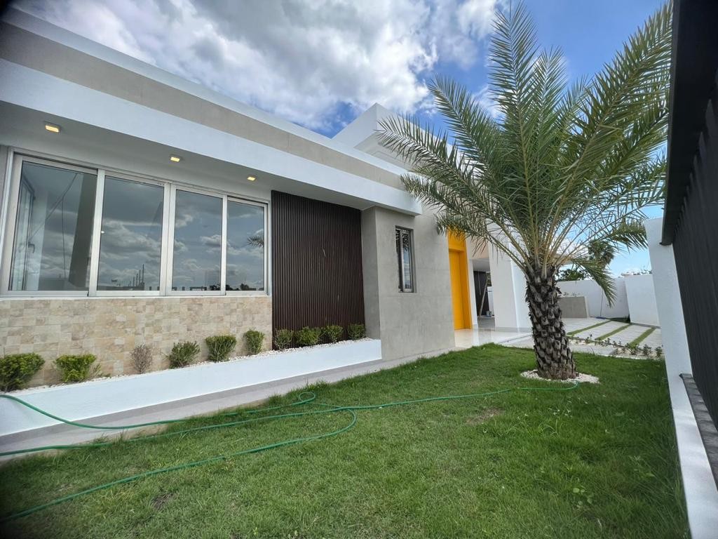 casas - Casa Completamente Nueva en Proyecto Cerrado, Llanos de Gurabo  1