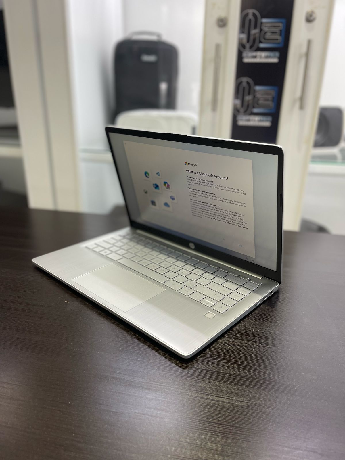computadoras y laptops - LAPTOP HP SNAPDRAGON 7C  3