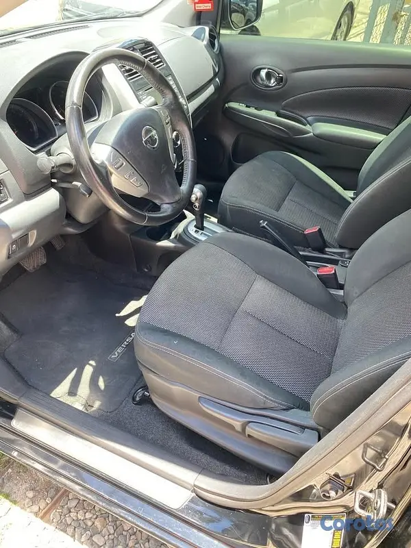 carros - Nissan Versa SV 2017 6
