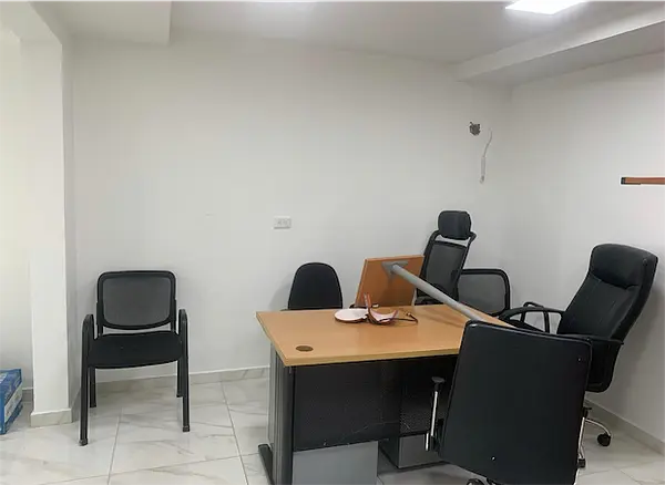 oficinas y locales comerciales - Oficina céntrica en el millon 4