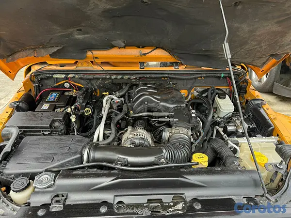 jeepetas y camionetas - Jeep Wrangler Sahara 2012 4