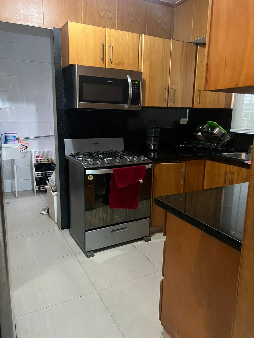 apartamentos - Sector: Evaristo Morales Construcción: 179 Metros² 6