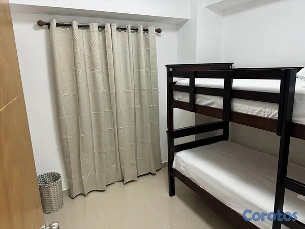 apartamentos - Alquilo 3er nivel amueblado en El Cacique 8