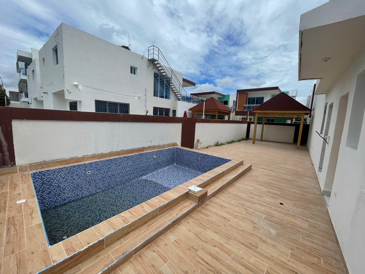 apartamentos - CASAS DE 2 NIVELES COMPLEJO CERRADO 1426 9