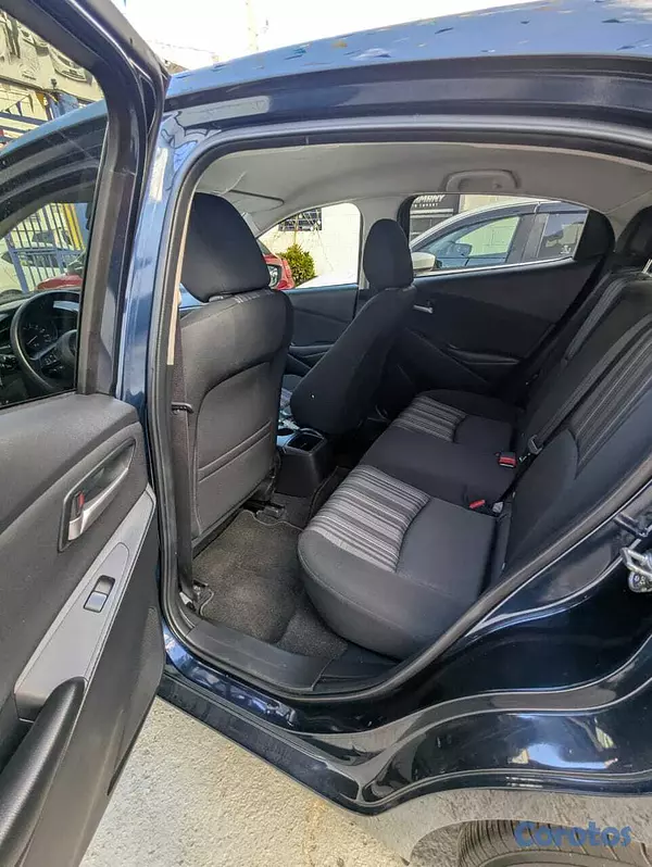 carros - MAZDA DEMIO 7