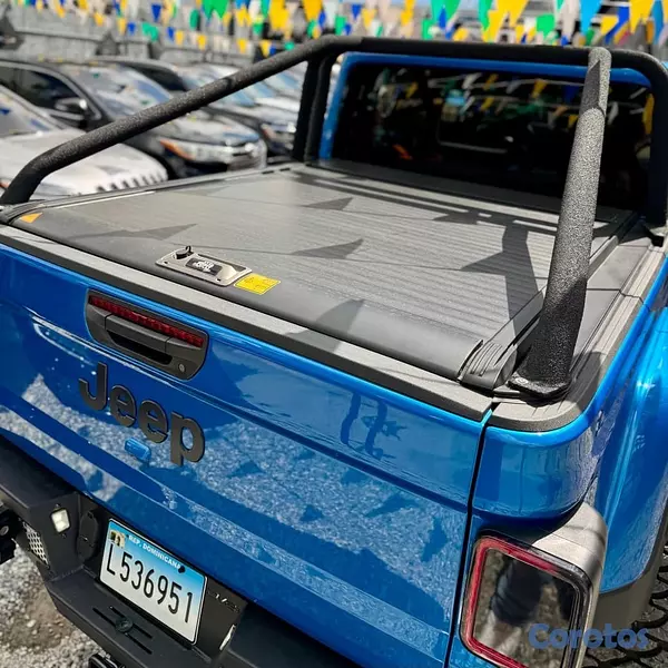 jeepetas y camionetas - JEEP GLADIATOR SPORT 2024 8