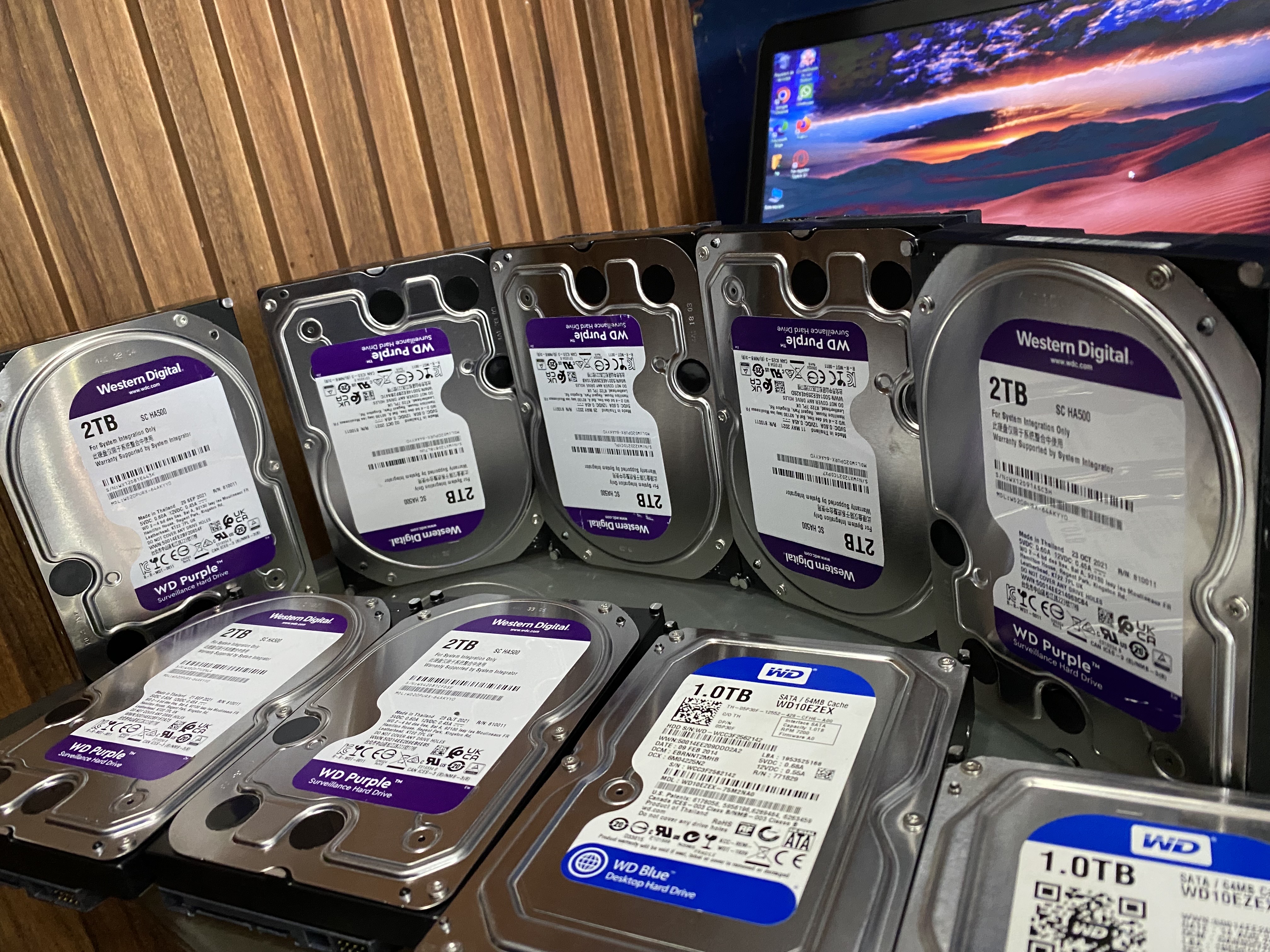camaras y audio - Disco duro sata HDD 2TB 1TB  purpura  7