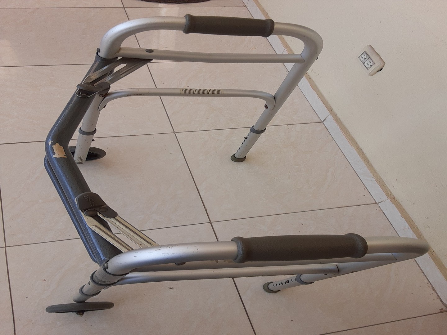 salud y belleza - Andador con ruedas para adultos. 6