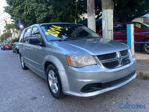 jeepetas y camionetas - dodge gran caravan 2014 3