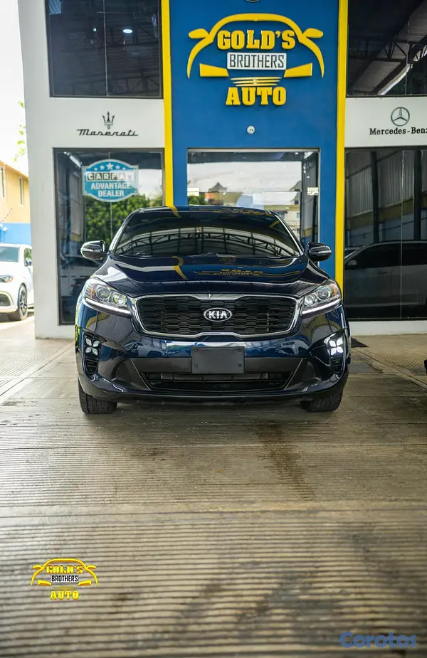 jeepetas y camionetas - Kia Sorento LX 2019 Clean Carfax tres Filas 2