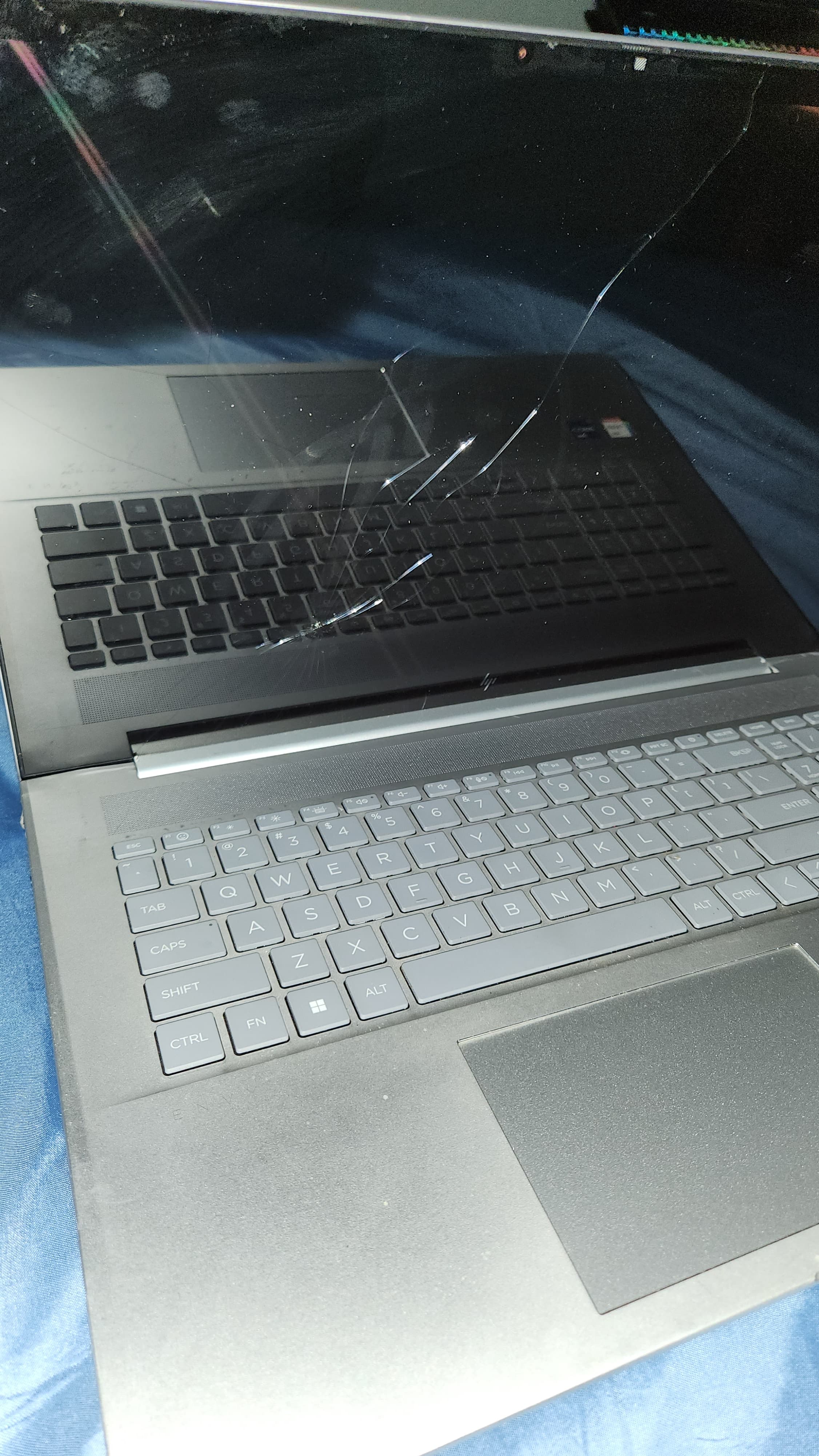 computadoras y laptops - Laptop HP i7 de 13ª generación 7