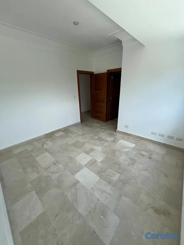 apartamentos - vedo renacimiento amplio tres habitaciones con baño dos parqueos lineales balcón 8