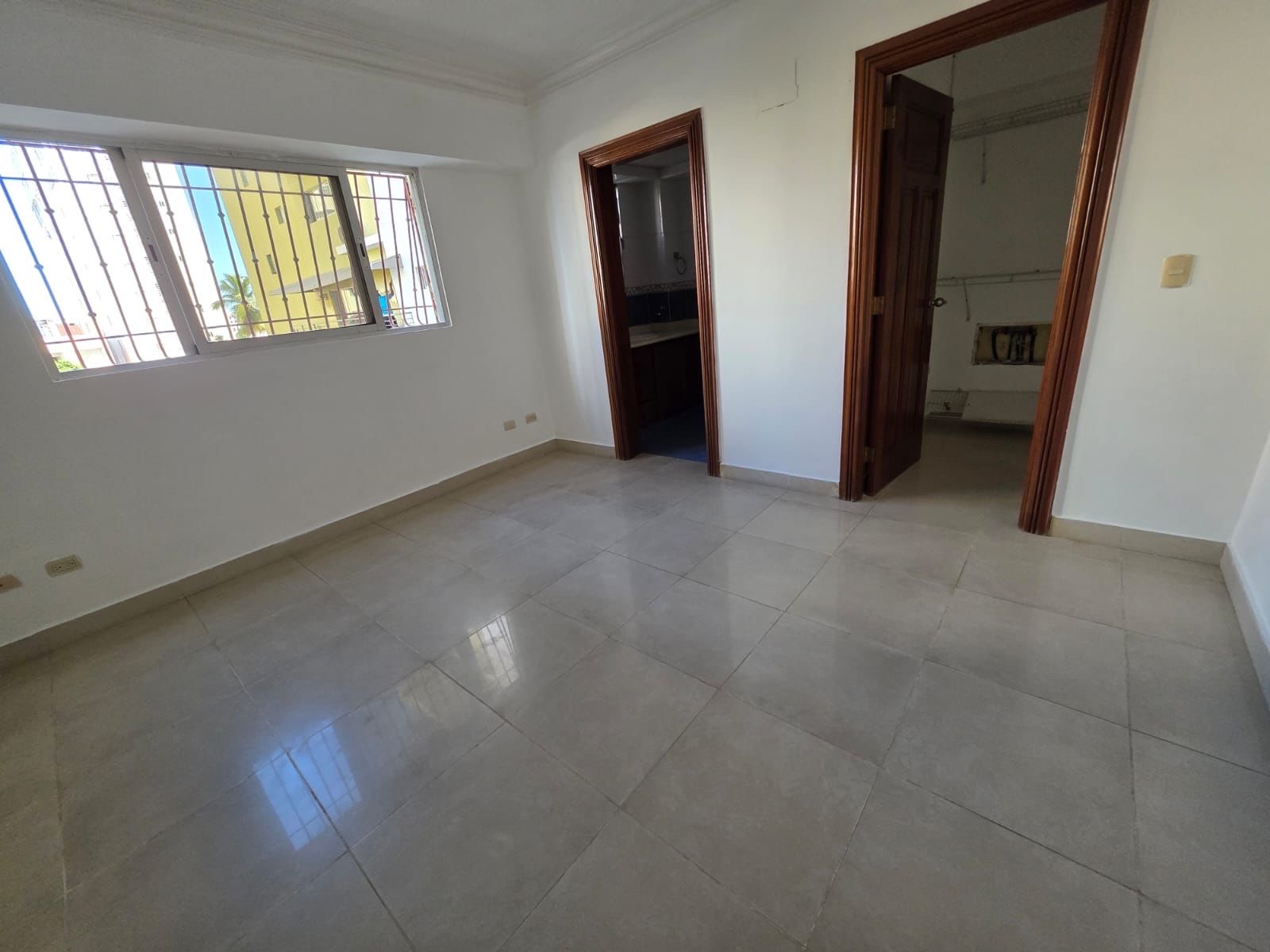 apartamentos - Rento hermoso  apartamento en Bella Vista de 204mts. 5