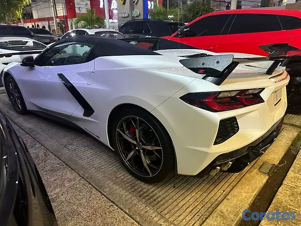 jeepetas y camionetas - Chevrolet Corvette 3LT año 2023  5