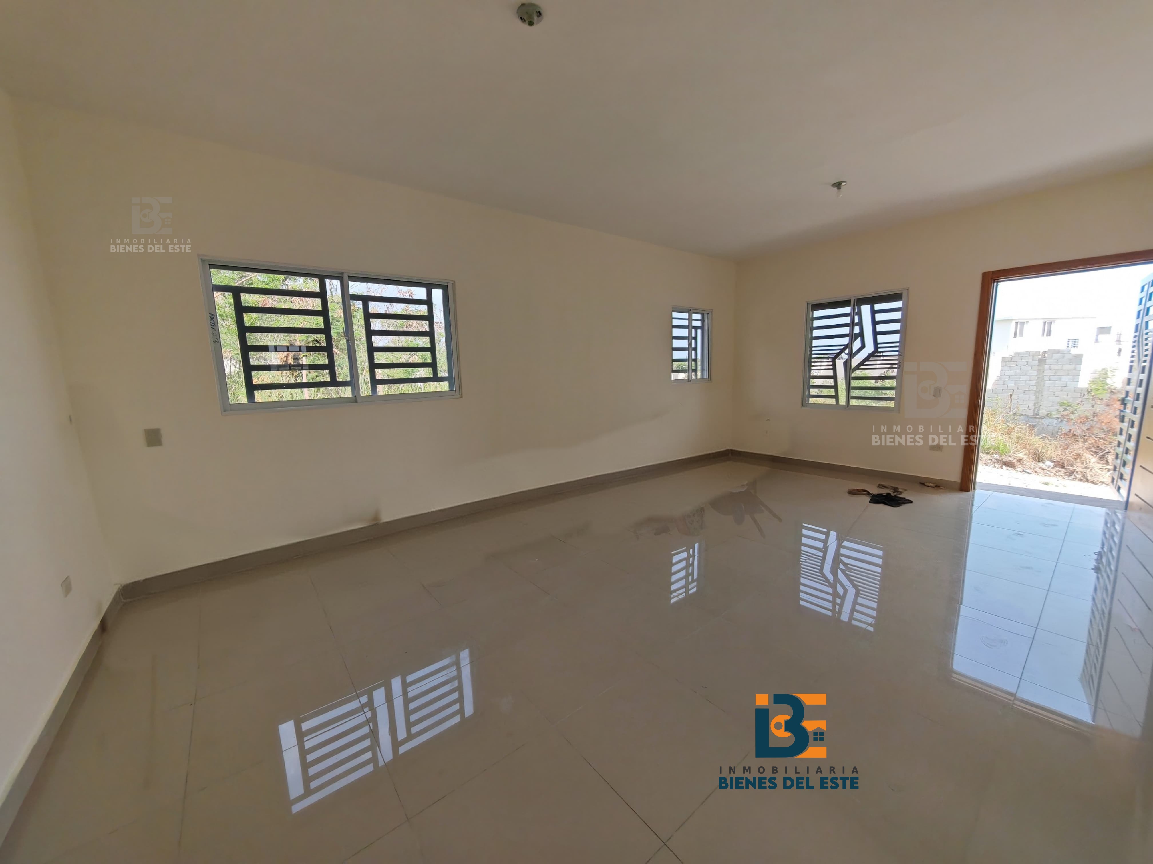 casas - Se Renta Vivienda Nueva, con Patio  en Villa Visan 1