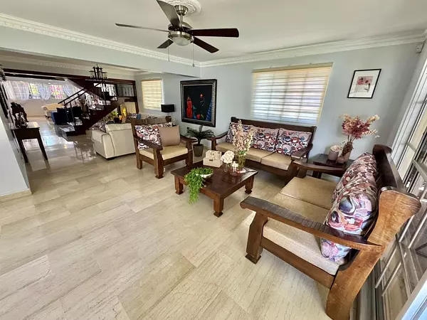casas - Casa en Alquiler sin Muebles – LA CASTELLANA 8