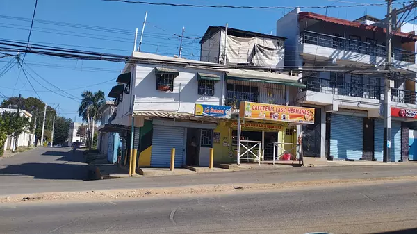 habitaciones y viviendas compartidas - Edificio comercial y residencial  5
