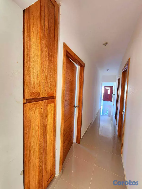 casas - CASA EN ALQUILER  en  Segundo Nivel próx. Avenida  12
