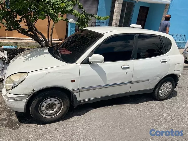 carros - Toyota Duet 2002 5