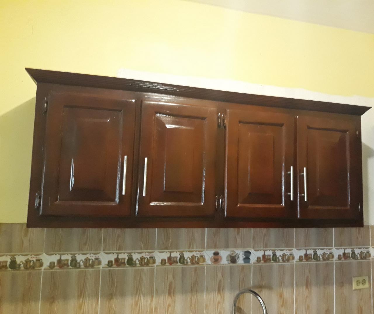 muebles y colchones - Gabinete en madera de cuatro puertas 
