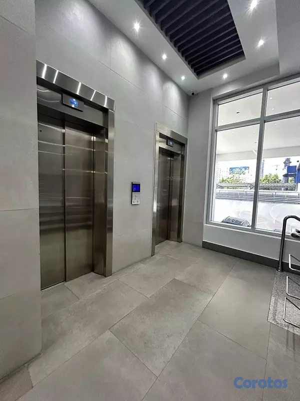 oficinas y locales comerciales - Local comercial en renta en San Isidro 5