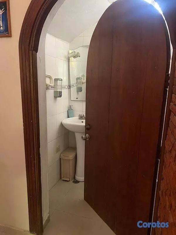 casas - Vendo casa de 2 niveles en el sector de Lucerna. Santo Domingo Este 4