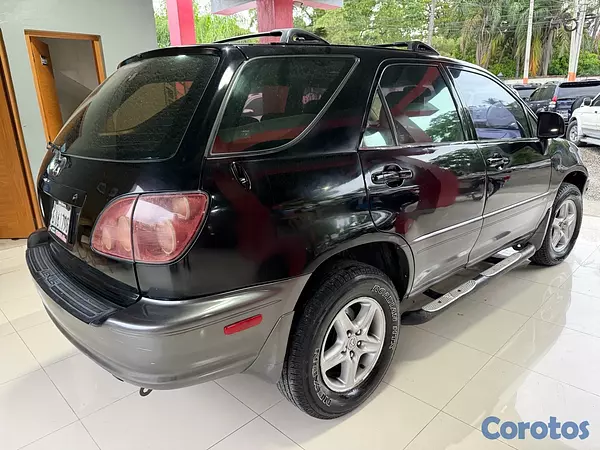 jeepetas y camionetas - Lexus 300 2002  4