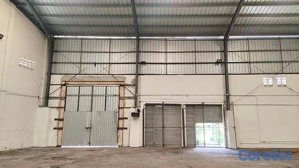 oficinas y locales comerciales - Nave Industrial en Pantoja 700 Mts 5