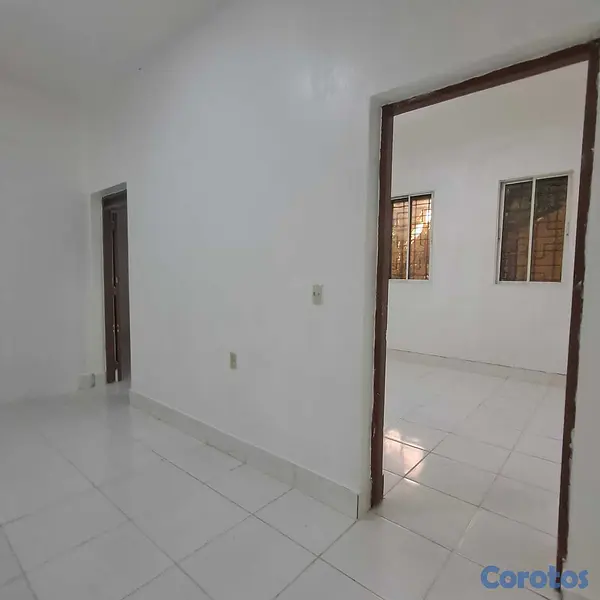 oficinas y locales comerciales - Local para oficinas 1er piso en Gazcue 2