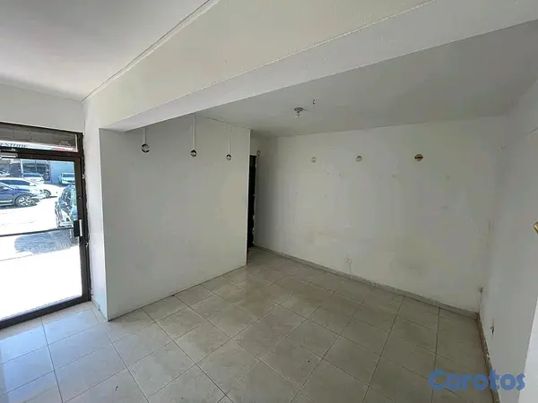 oficinas y locales comerciales - Local Comercial con excelentes ubicados, 58 metros Av Charles Summer Los prado  6