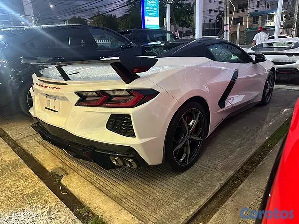 jeepetas y camionetas - Chevrolet Corvette 3LT año 2023  4