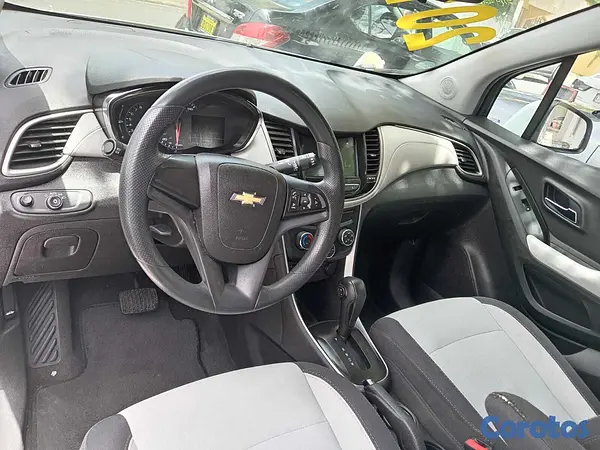 jeepetas y camionetas - CHEVROLET TRAX 2018 9