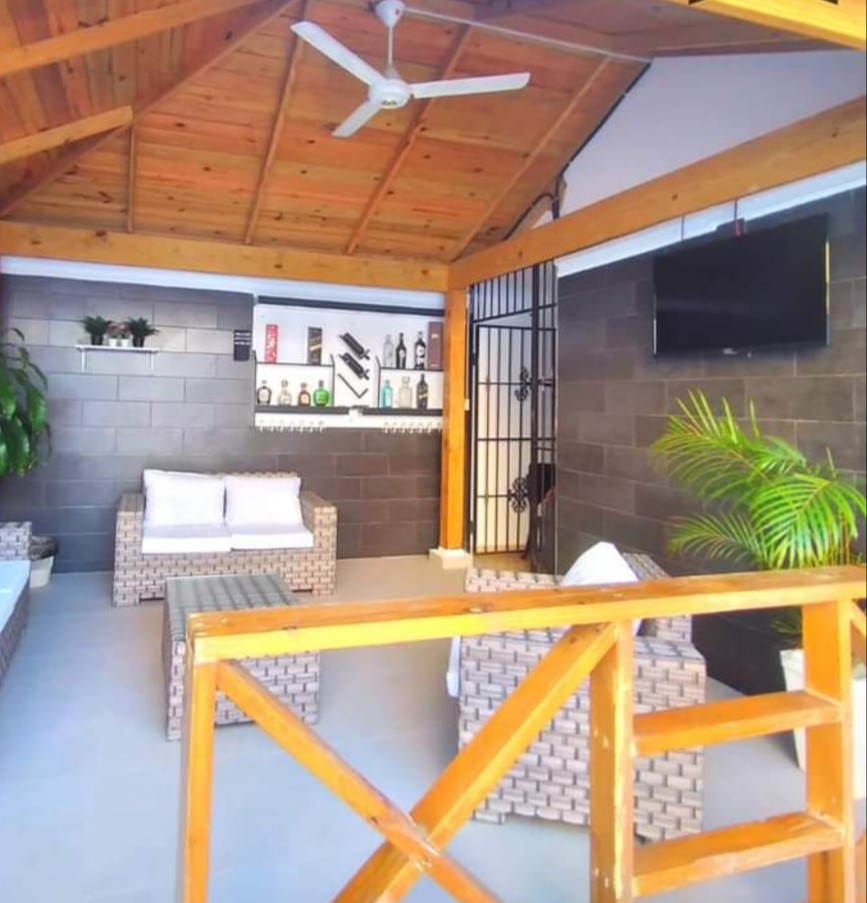 casas - Residencia 5 habitaciones/ Español / Neyba