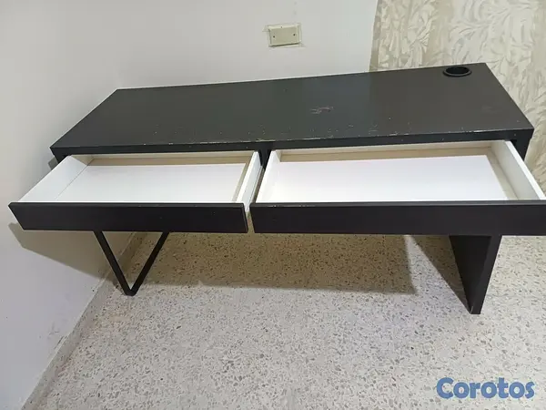 muebles y colchones - Escritorio Micke Ikea Usado 2