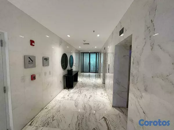 oficinas y locales comerciales - Oficina en alquiler Piantini TORRE empresarial de Lujo, piso alto 45 Mts 5