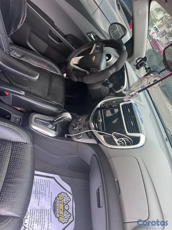 carros - Chevrolet Sonic 2018 4