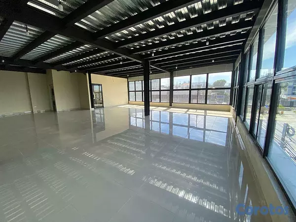 oficinas y locales comerciales - Alquiler Edificio Ubicado en el Ensanche la Fe, Sa 8