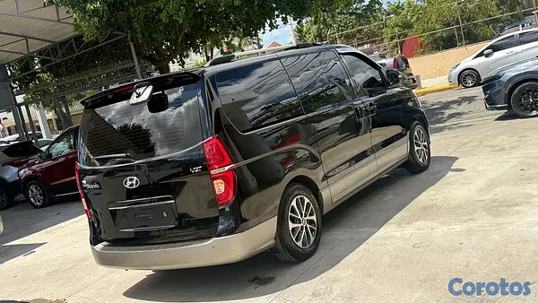 jeepetas y camionetas - 2021 Hyundai Grand Starex Ejecutiva Limusina  3