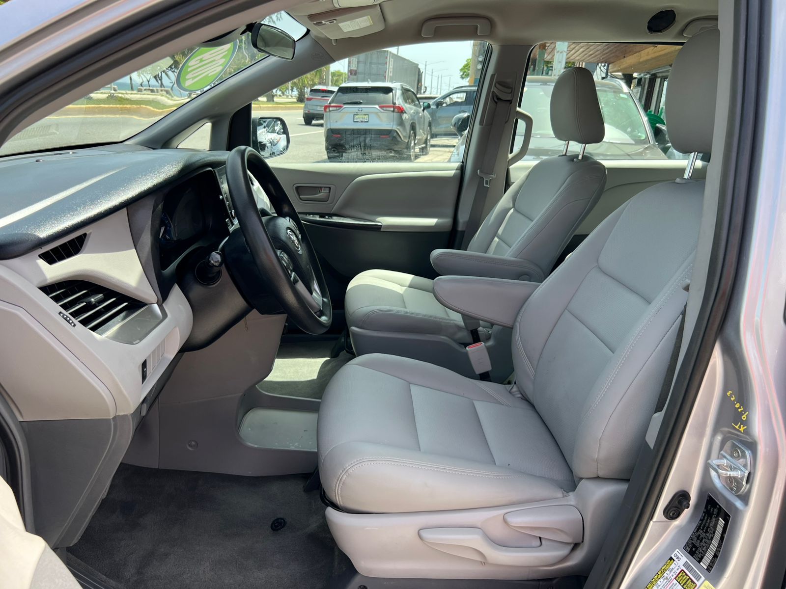 jeepetas y camionetas - Toyota Sienna 2018 7